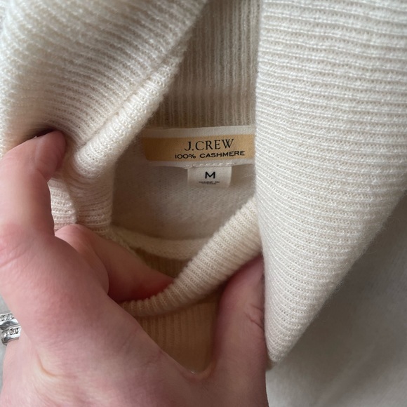 J. Crew cashmere turtleneck EUC. Size M. ivory/cream - Picture 3 of 7